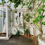 Our In - ליסבון